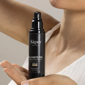 Crema de tratamiento antiedad con protección solar SPF30 con color